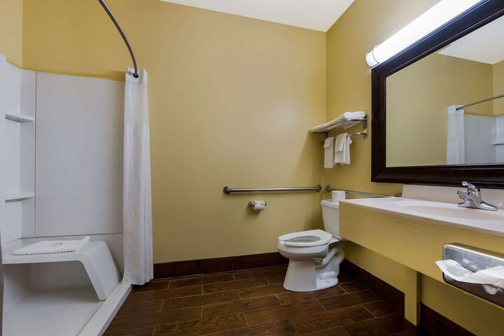 Room 17 of 37