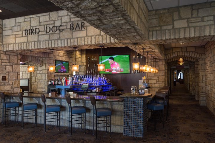 Lounge 158 of 174