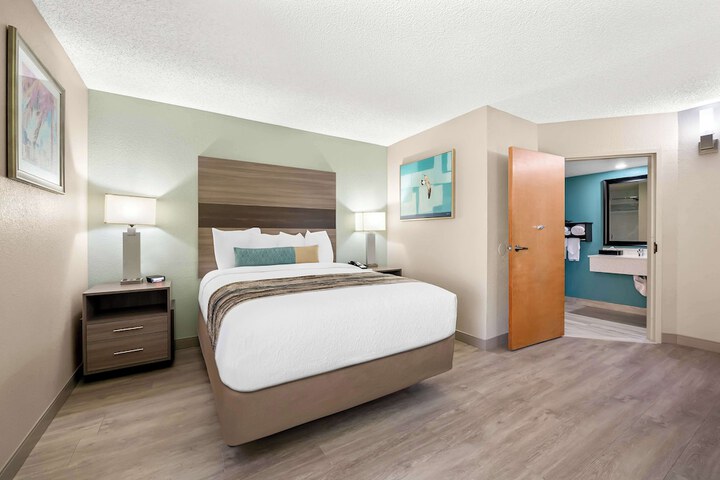 Room 13 of 29