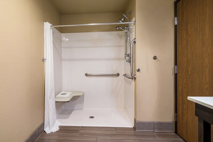 Best Western Golden Spike Inn & Suites