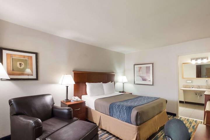 Room 35 of 59