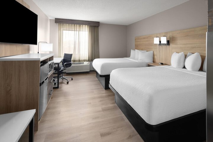 La Quinta Inn & Suites by Wyndham Mansfield OH