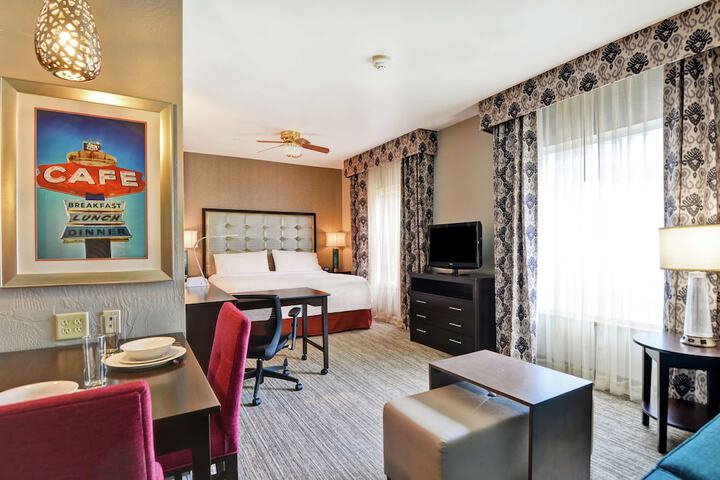 Room 33 of 49
