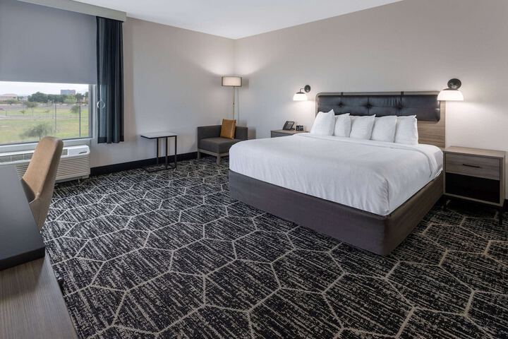 La Quinta Inn & Suites by Wyndham Maricopa - Copper Sky