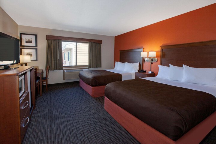 AmericInn by Wyndham Iron River