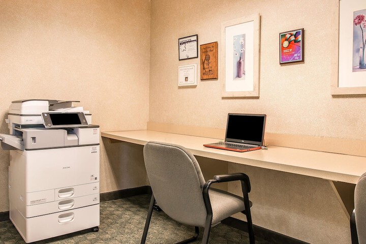 Business Center 34 of 35