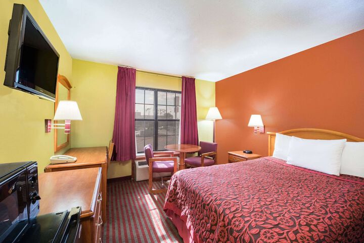 Room 7 of 17