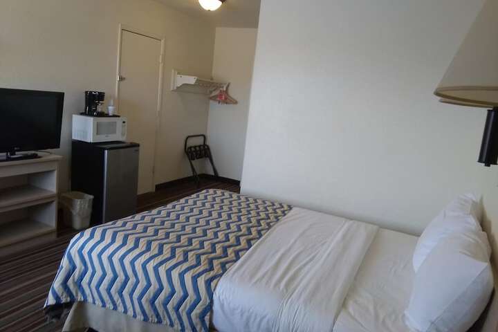 Room 17 of 43