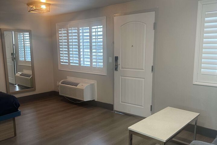 Room 40 of 103