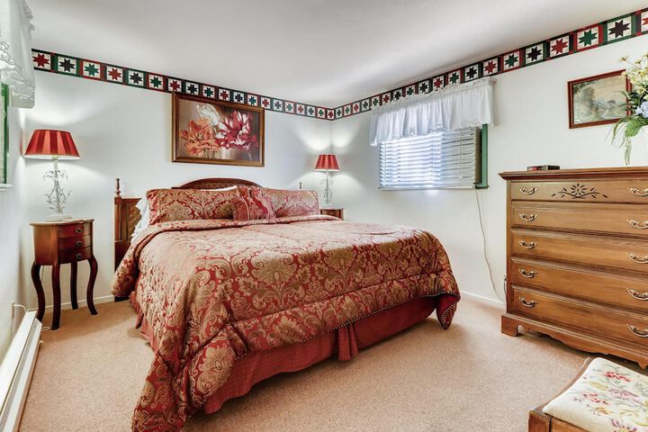 Room 33 of 59
