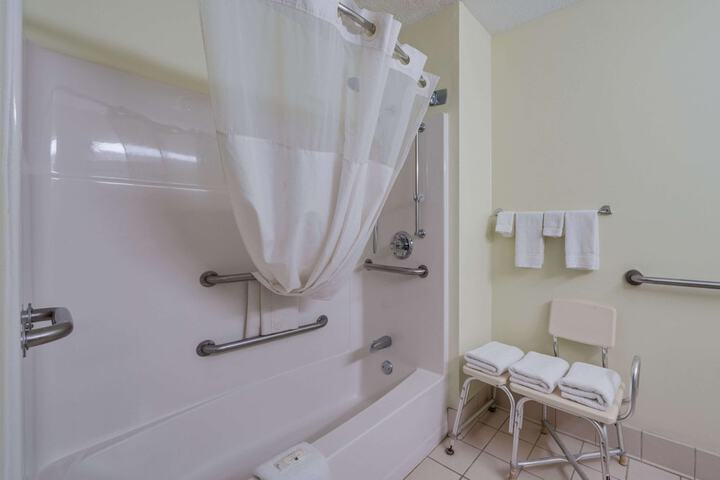 Room 19 of 28