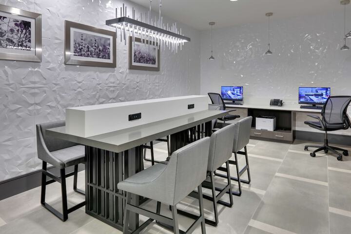 Business Center 42 of 44
