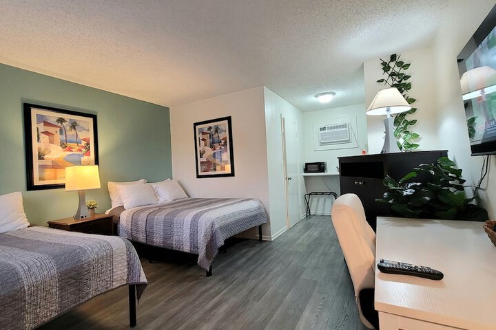 Room 9 of 27