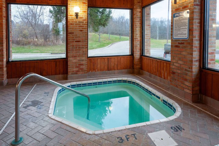 Days Inn by Wyndham Wooster