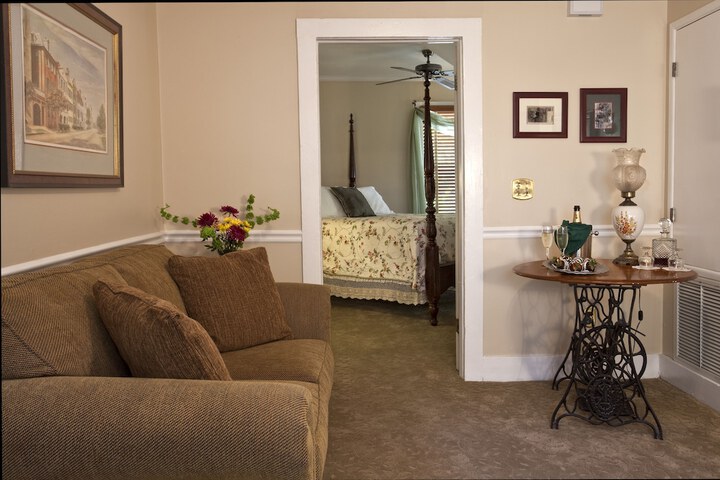 Room 152 of 196