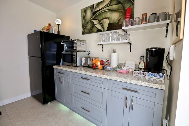 Fantasy Island Inn – Caters to Men