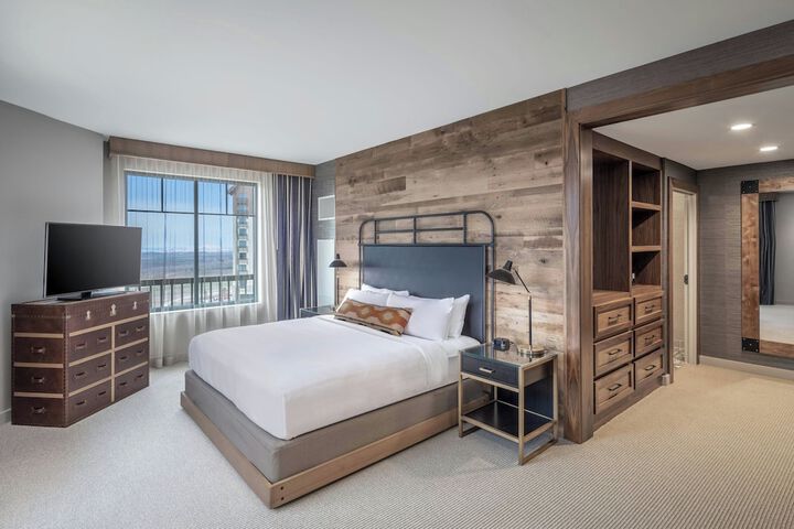 Room 60 of 117