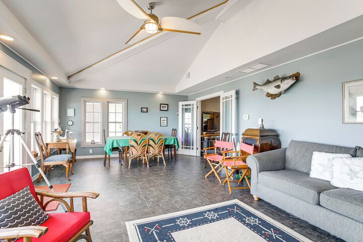 Waterfront Maryland Retreat w / Dock & Bay View!