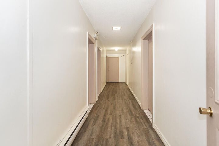 Ballroom/Hall 58 of 60