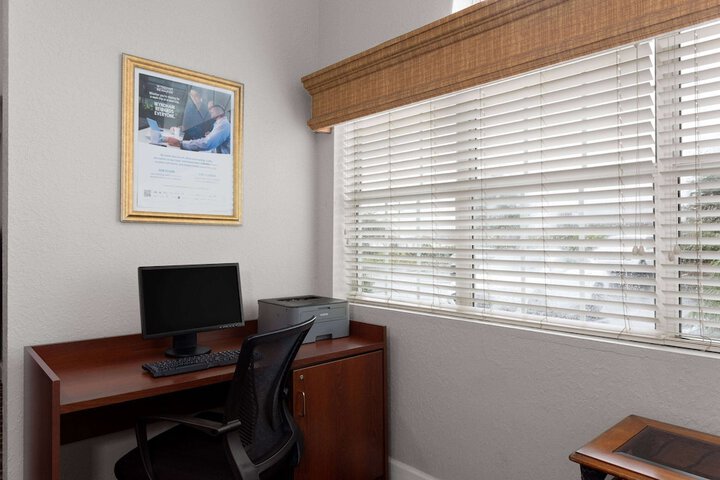 Microtel Inn & Suites by Wyndham Zephyrhills