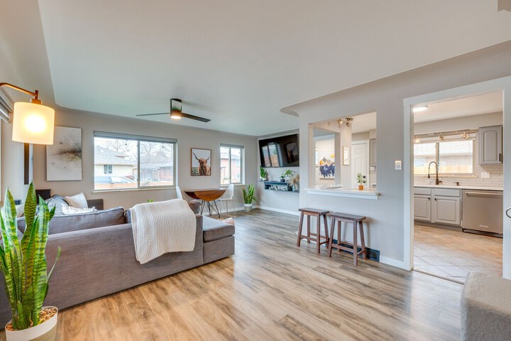 Dog-friendly Arvada Retreat w / Fenced-in Yard!