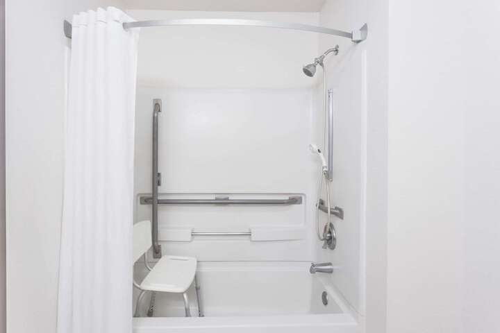 Room 3 of 20