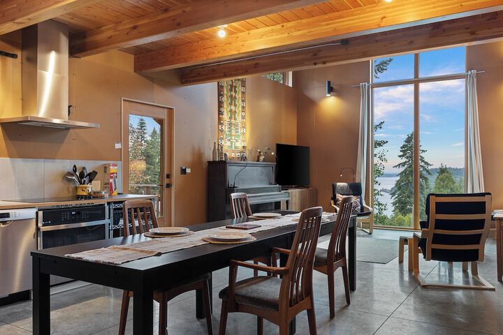 Crows Nest by Avantstay Accessible Home w / Views