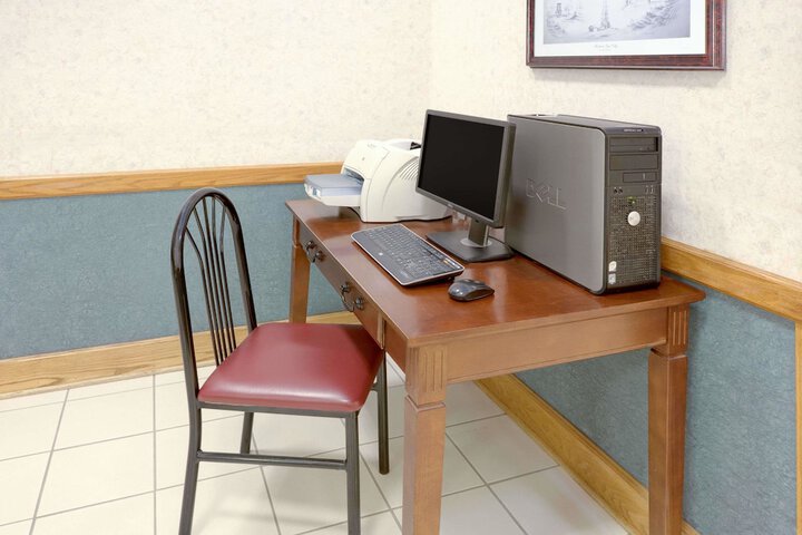 Business Center 18 of 18