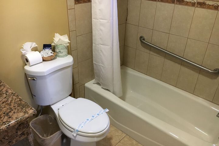 Room 5 of 15