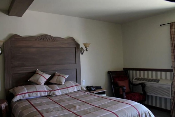 Room 6 of 21