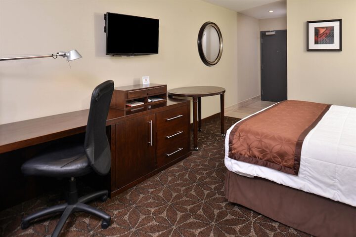 Room 12 of 28