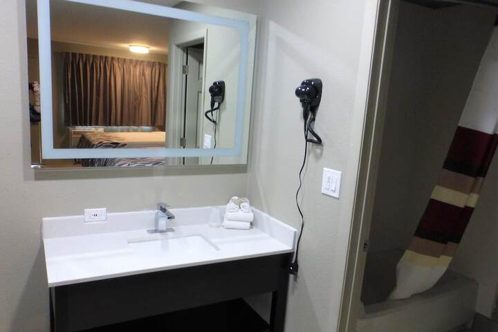 Room 21 of 36