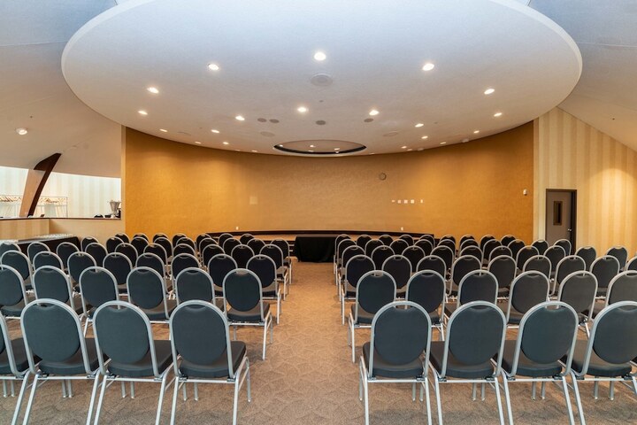 Ballroom/Hall 40 of 46