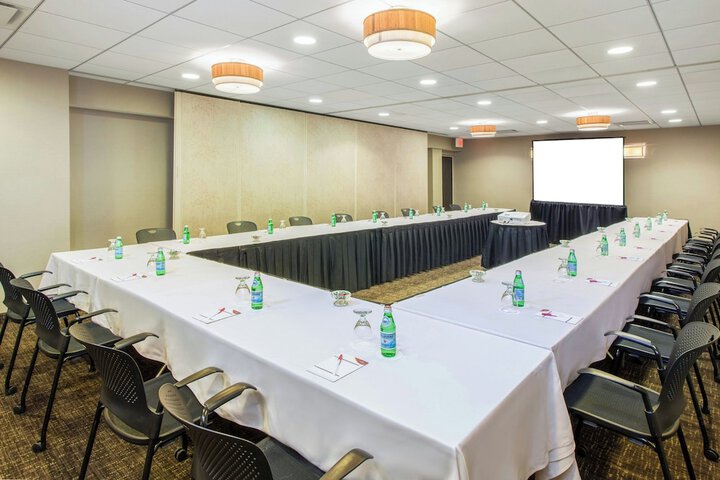 Crowne Plaza Chicago Ohare Hotel & Conf Center by IHG