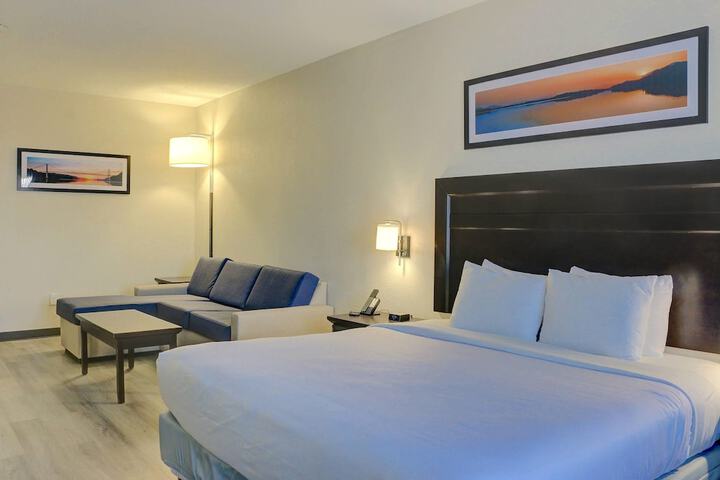 Quality Inn & Suites Roswell North