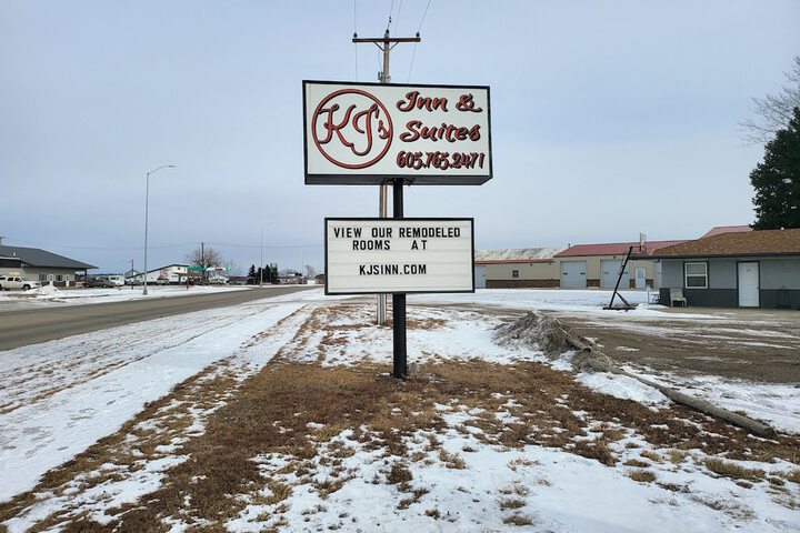 KJs Inn and Suites by OYO Gettysburg U.S. Hwy 212