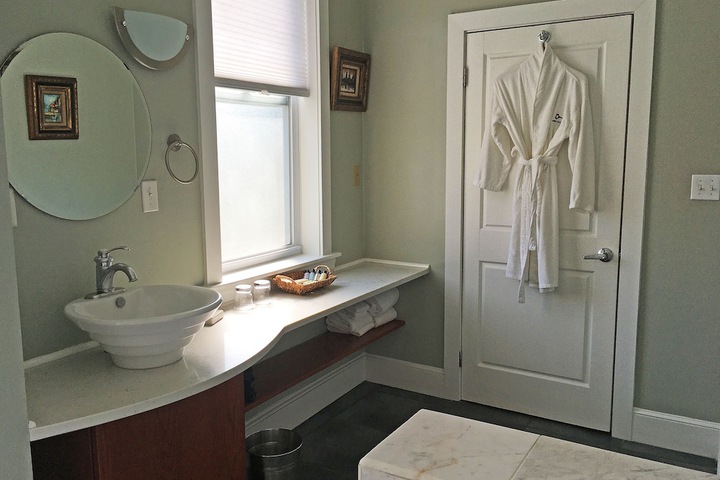 Room 151 of 235