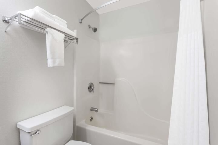 Room 9 of 36