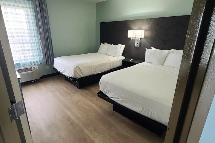 Room 12 of 16