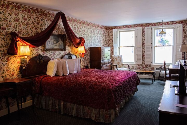 Room 11 of 26