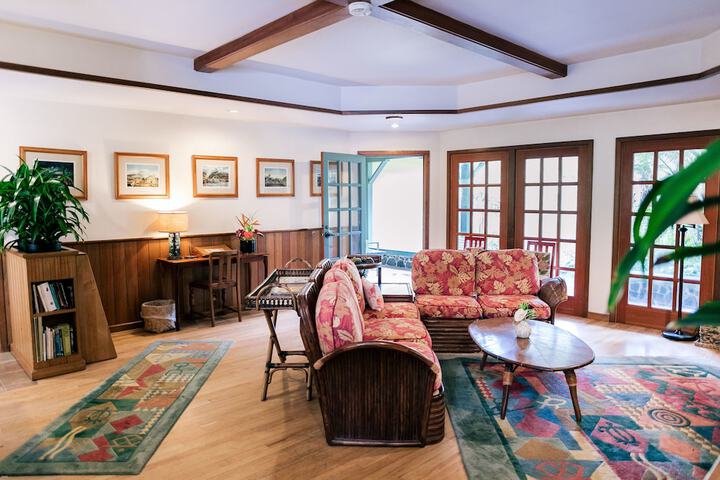 Kilauea Lodge and Restaurant