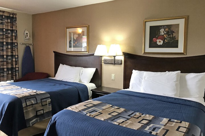 Room 7 of 17