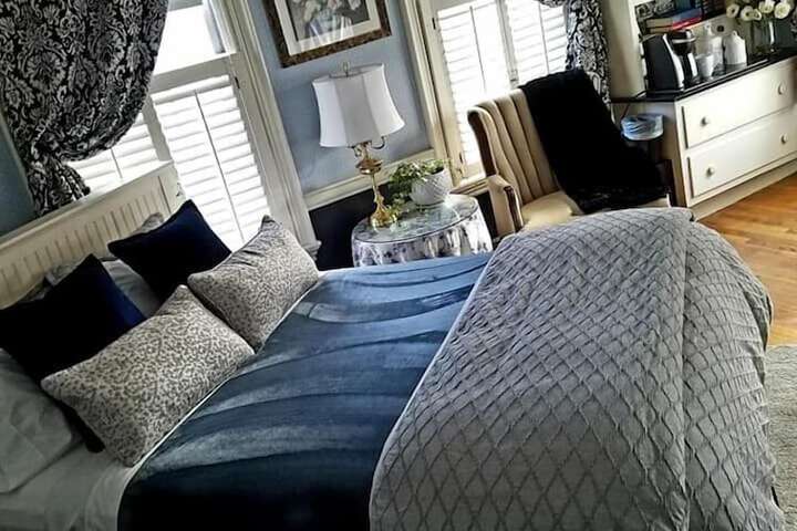 Room 11 of 72
