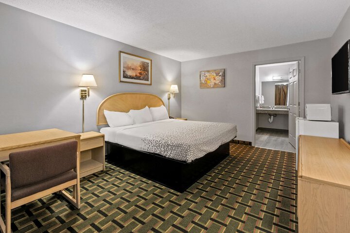 Room 52 of 60