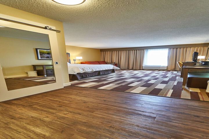Room 43 of 82