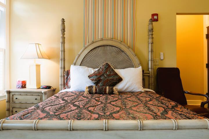 Oaak Tree Hotel