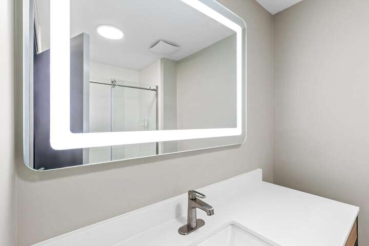 Days Inn & Suites by Wyndham Union City