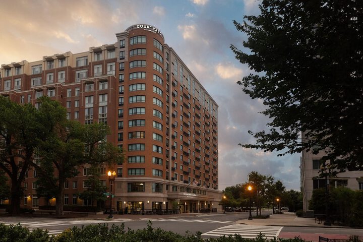 Hotel 4 of 61