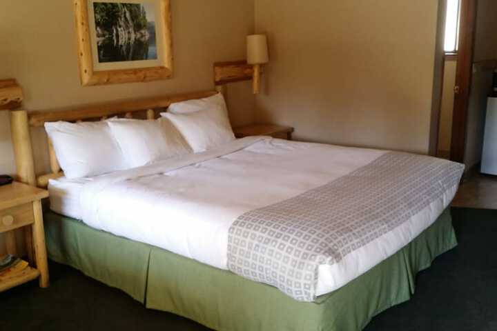 Room 32 of 37