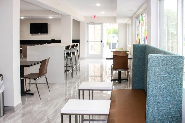 Clarion Pointe Bettendorf - Quad Cities